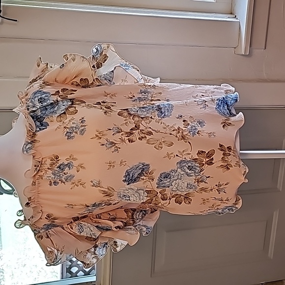 Indikah size medium top summer time top - Picture 1 of 7